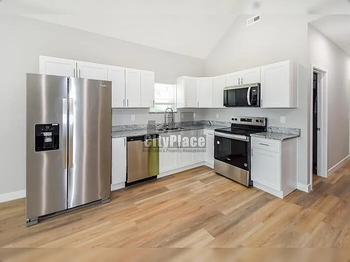 1722 Ingram St #B — Photo 9