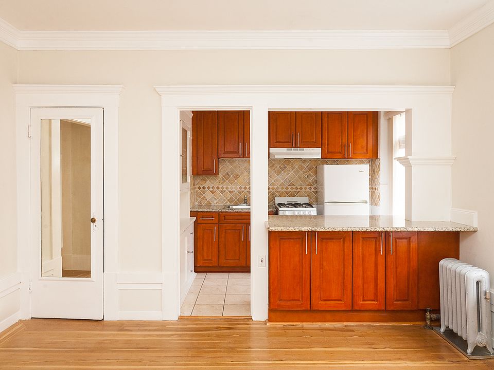 1st image of 733 Bush St #300