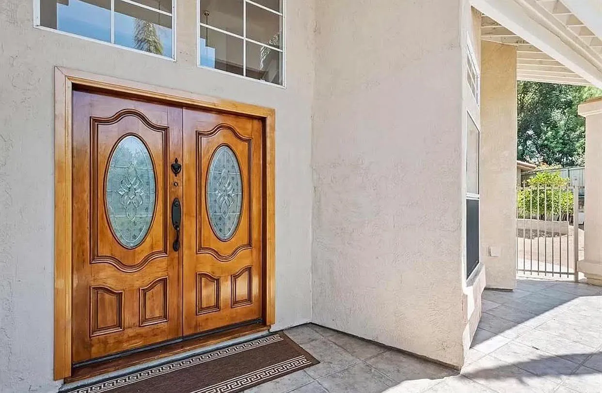 3 bed, 2.5 bath, 2000 sqft, $3,900 — Photo 2