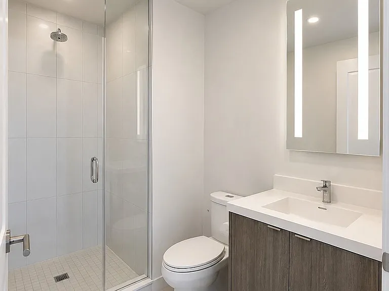 60 Central Park Dr #2206 — Photo 19
