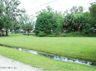 134 Hicks Ave, Crescent City, FL 32112