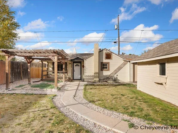 2410 E 11th St, Cheyenne, WY 82001