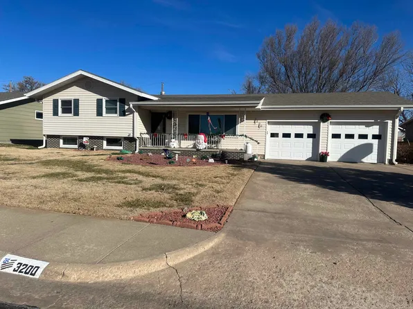 3200 Ash St, Hays, KS 67601