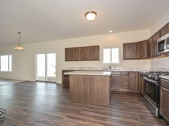 3rd image of 459 Shamrock Ln