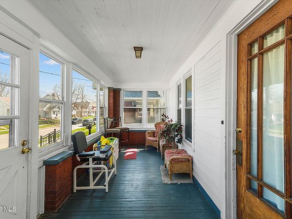 4th image of 256 Decatur St
