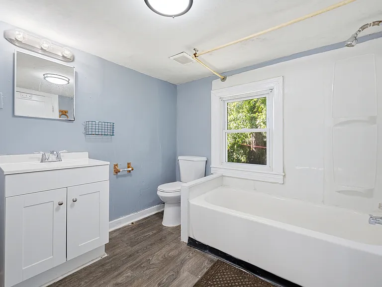 3420 W Jefferson St — Photo 3