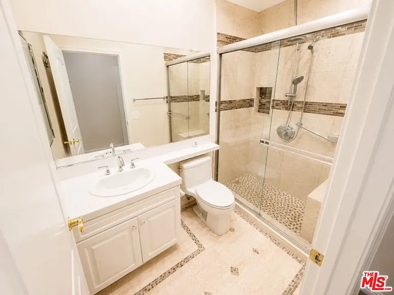 7371 Westcliff Dr — Photo 24