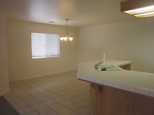 4th image of 2615 W Lark Ave