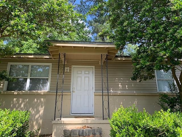 1st image of 1826 Pepper Dr
