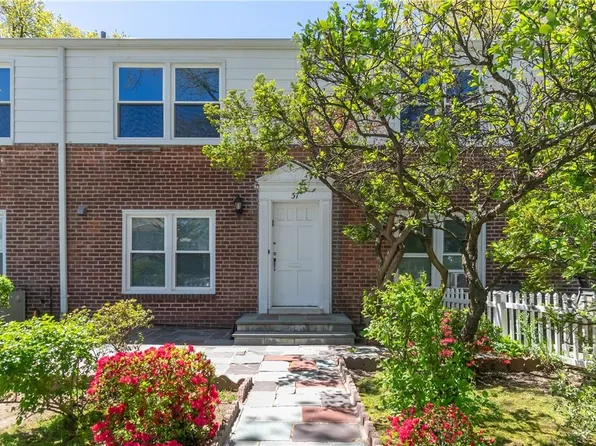 37 Hilltop Acres #37, Yonkers, NY 10704