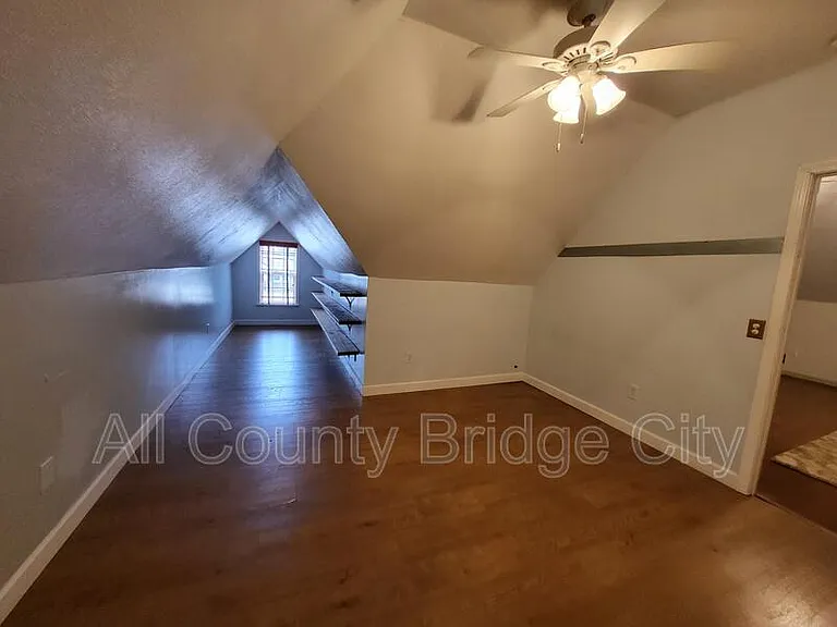 311 Retreat St — Photo 17