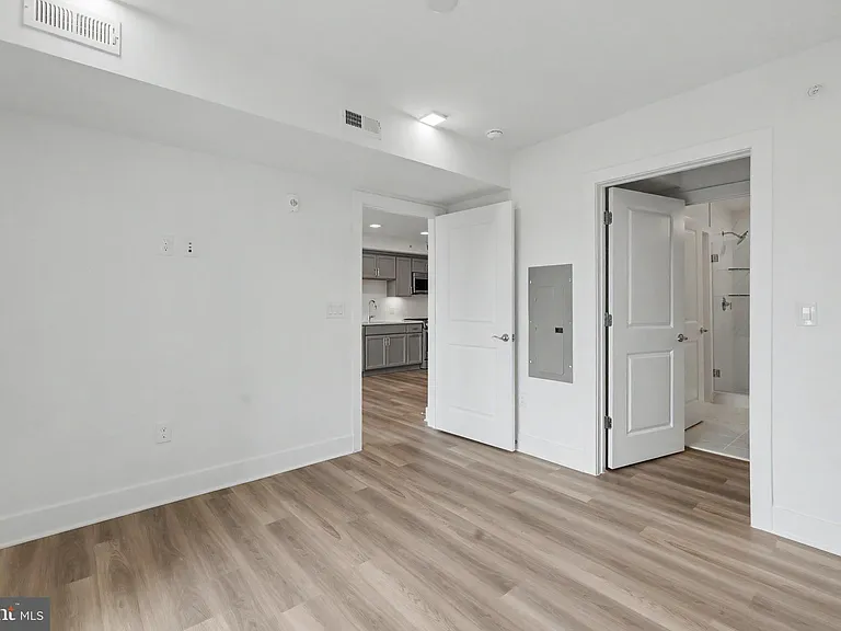 701 N Henry St #502 — Photo 44