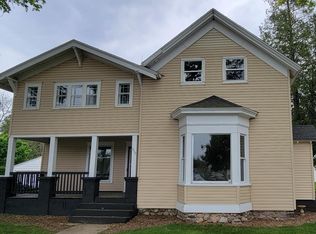 310 E Gilson St, Edmore, MI 48829