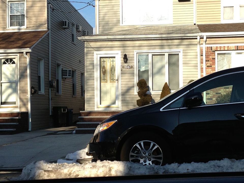 2nd image of 1747 E 38th St