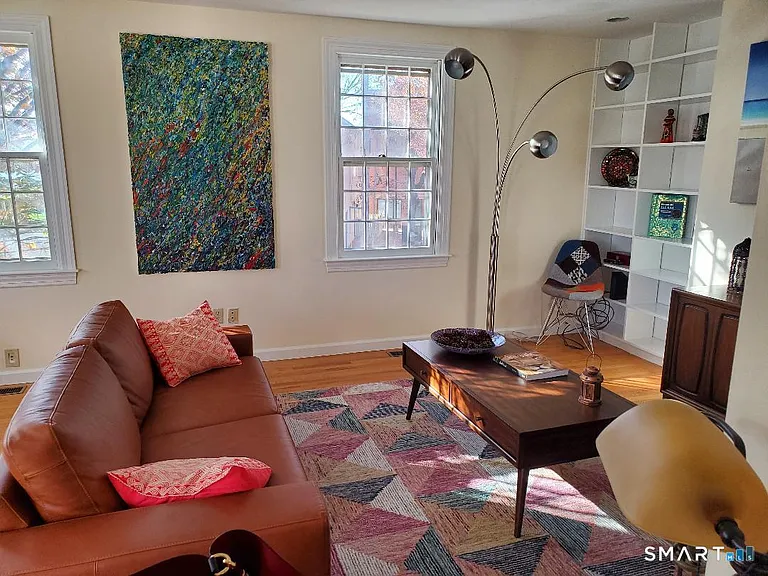 19 Grand Ave — Photo 1