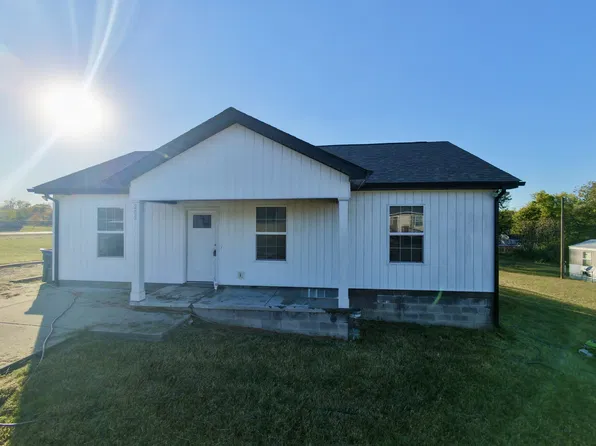 205 Arkansas Ave, Oak Grove, KY 42262