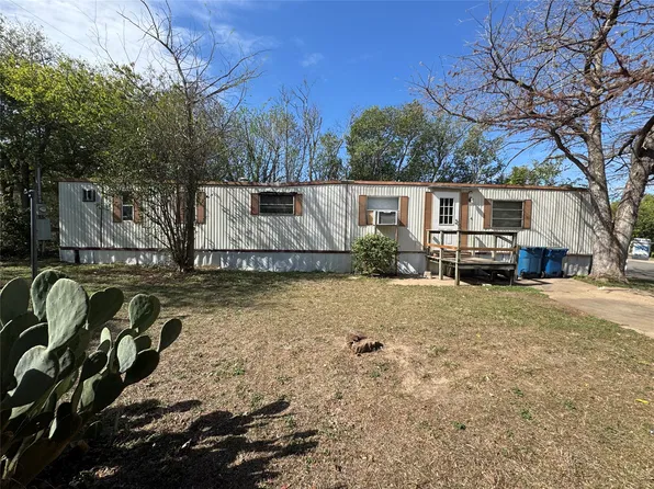 106 Saddle Horn Dr, Hewitt, TX 76643