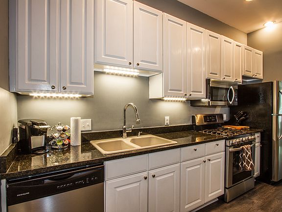 3rd image of 706 Massachusetts Ave APT 202