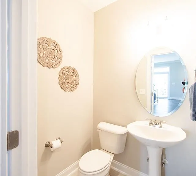 517 Gathering Park Cir — Photo 23