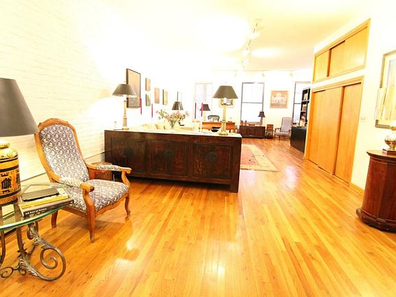 3rd image of 458 Greenwich St APT 2