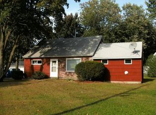 126 Millen Dr, North Syracuse, NY 13212