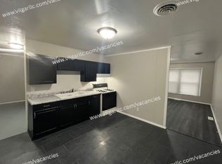 1140 Hamilton Pl, Gary, IN 46403