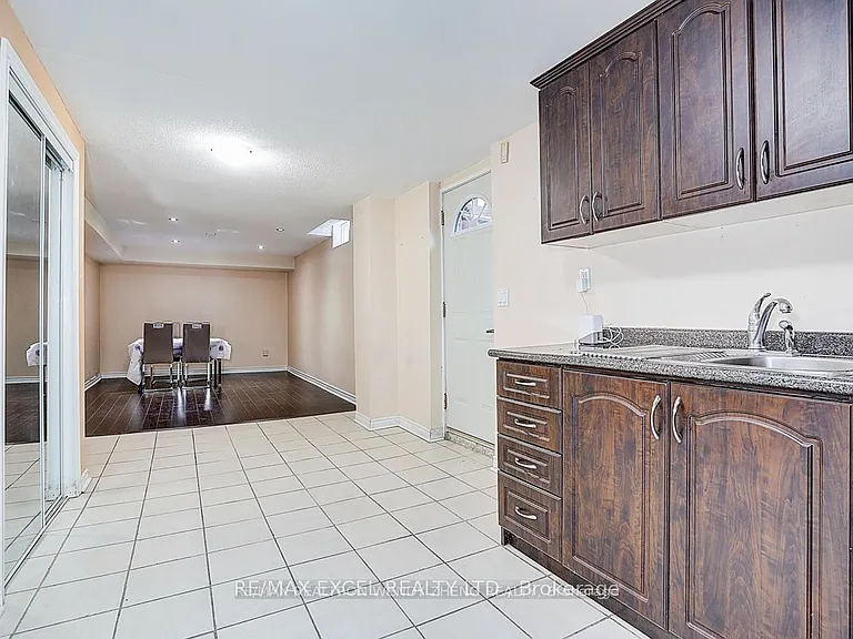 31 Durant Cres #BASEMENT — Photo 6