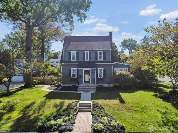 202 Ashland Rd, Middlesex, NJ 08846