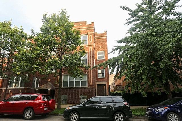 1st image of 1052 N Oakley Blvd APT 3