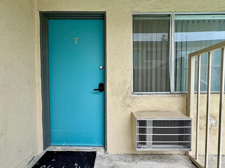 1230 W 29th St #2 — Photo 16