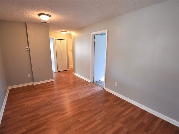 5th image of 252 Harbor Dr