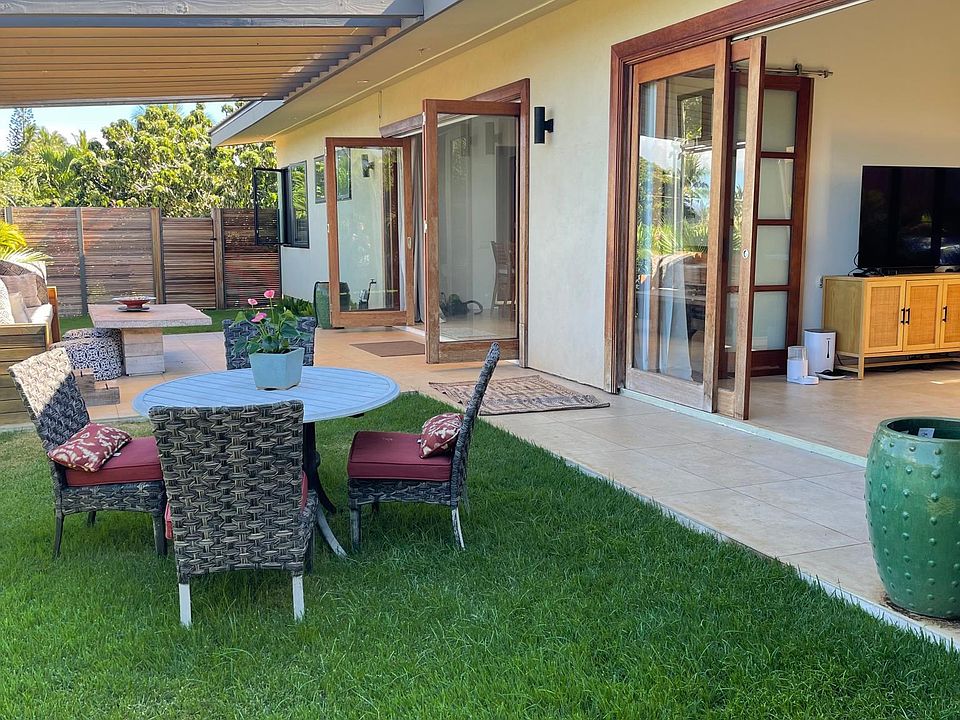 Seamless indoor-outdoor living at this special adobe. Designed to be one with nature.