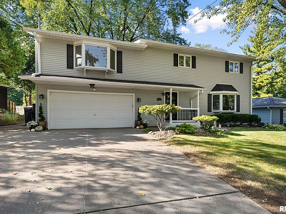 3rd image of 917 32nd Avenue Ct
