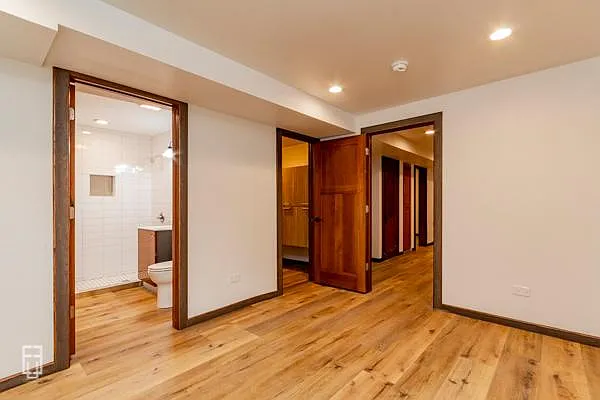 2107 N Spaulding Ave — Photo 18