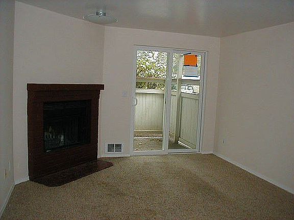 4th image of 14200 NE 171st St #105