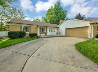 1060 Roslyn St, Mount Clemens, MI 48043