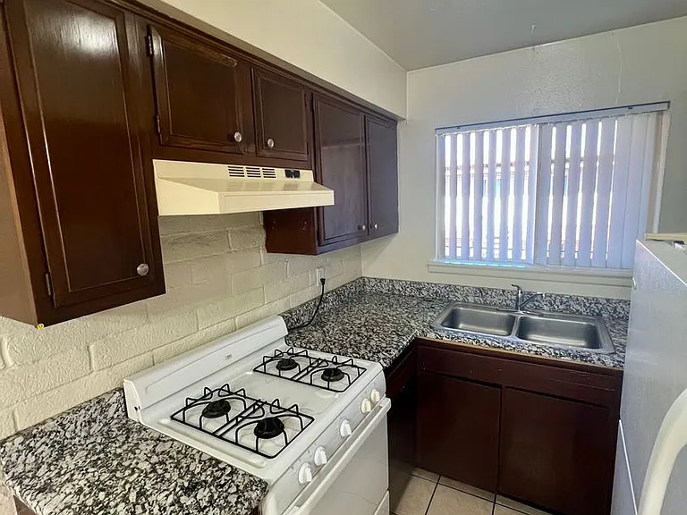Welcome to our La Fontana Community! — Photo 9