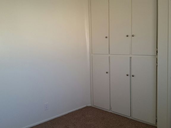 Extra Cabinet space in bdrm