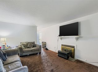 2 Willowick Dr, Lithonia, GA 30038