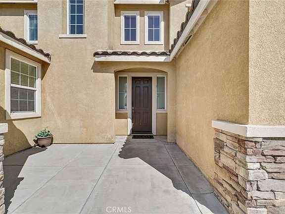 3rd image of 32859 Fairmont Ln