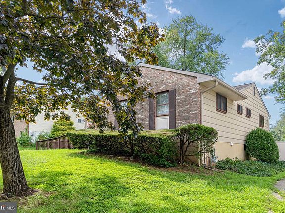 2nd image of 269 Scotts Manor Dr