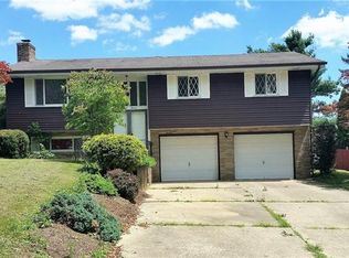 711 Woodlawn Dr, Houston, PA