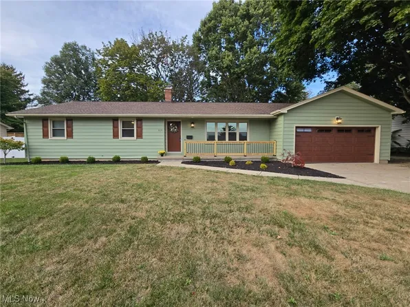 418 Jaronte Dr, Youngstown, OH 44512