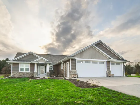 327 Song Bird Cir, Sobieski, WI 54171