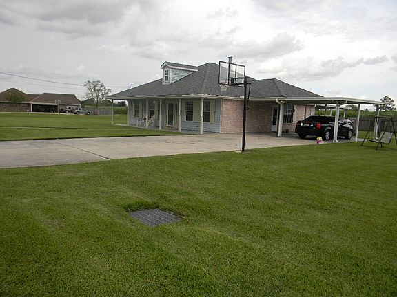 3rd image of 1409 E Camellia Dr