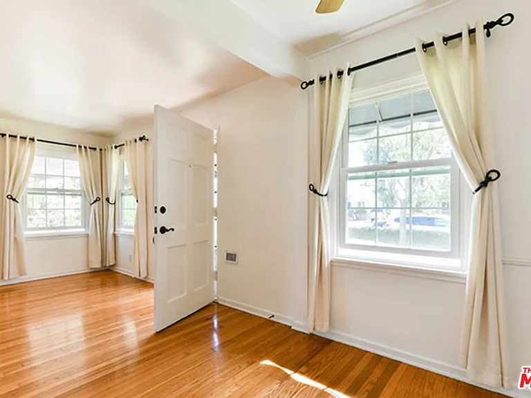 2468 Glencoe Ave — Photo 3