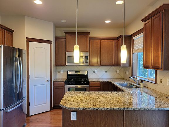 4th image of 12941 NE 203rd Ct
