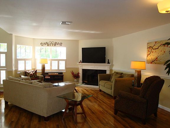 5th image of 724 Ocean Dunes Cir