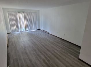 1915 Main St APT C, Cedar Falls, IA 50613