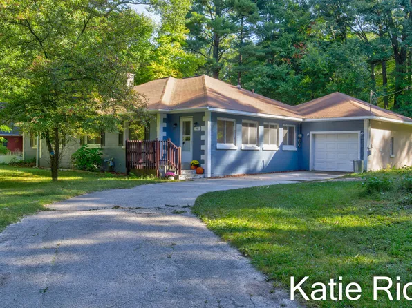 1411 Gee St, Whitehall, MI 49461